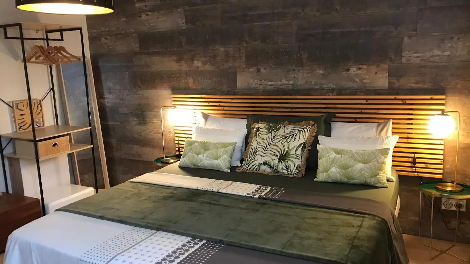 Chambre D'Hotes La Manola Rognes 0*,  Francie