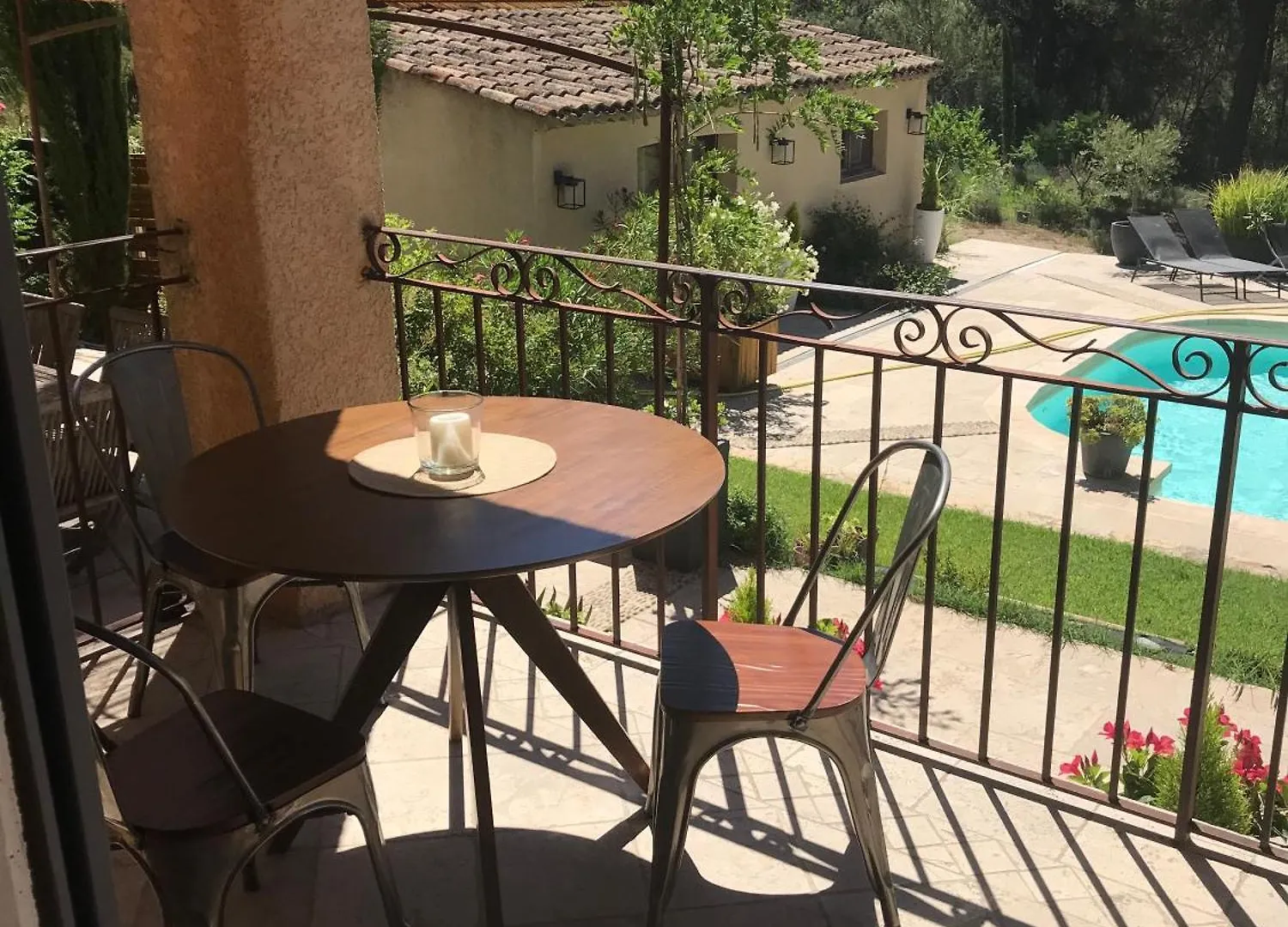 Bed & Breakfast Chambre D'Hotes La Manola Rognes