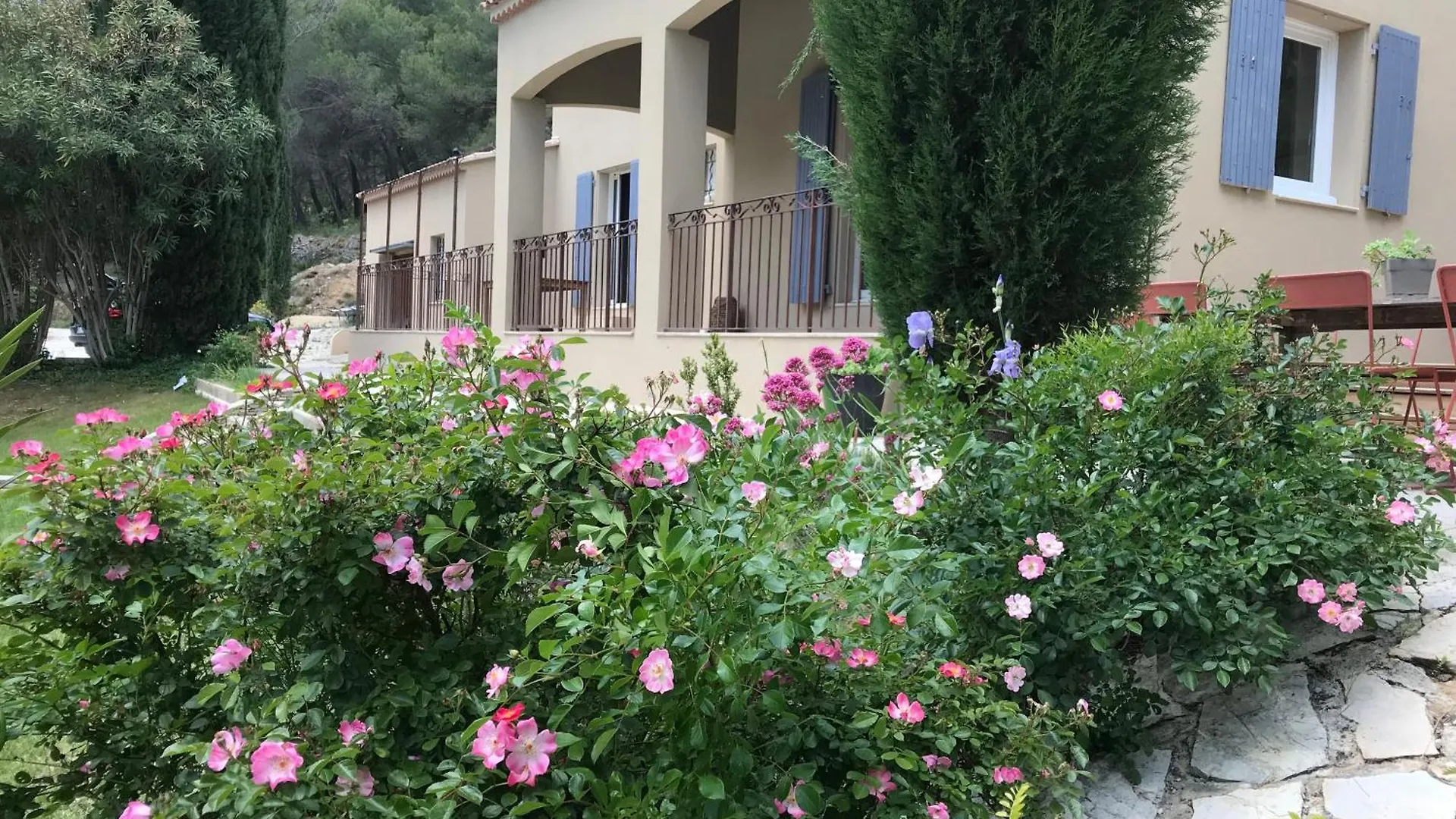 Bed & Breakfast Chambre D'Hotes La Manola Rognes